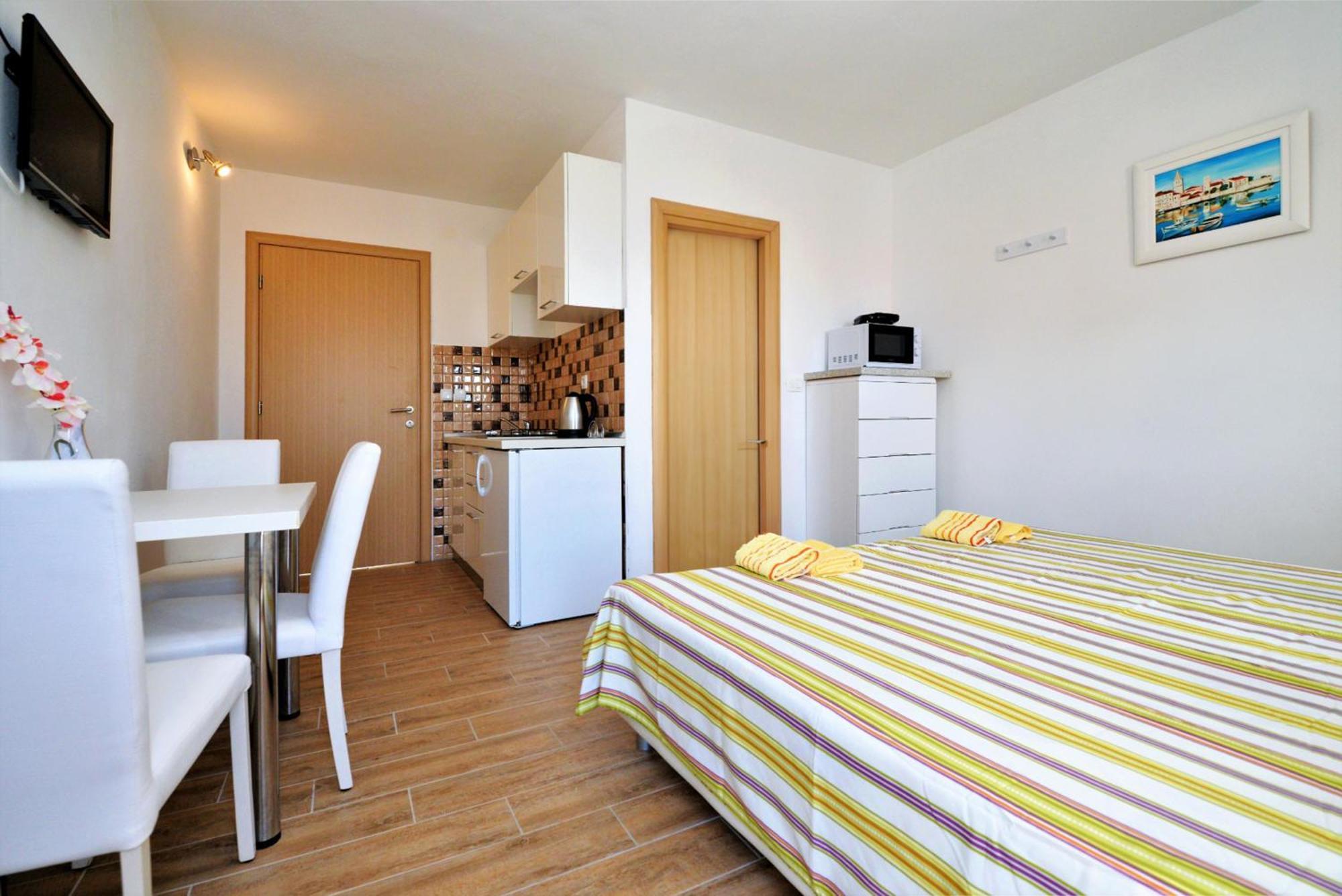 Apartments Goranka 2 Murter Exterior photo